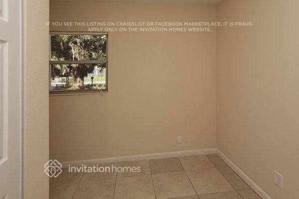 Building Photo - 8606 Chinaberry Dr