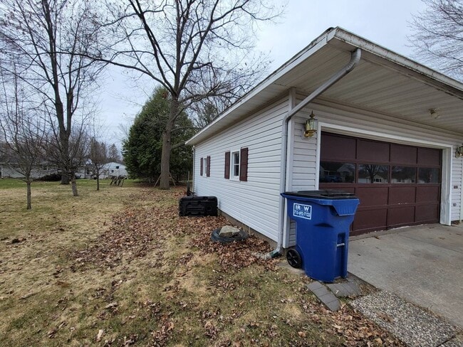 Building Photo - 3 bed 1 Bath Single Family Home in Rothschild