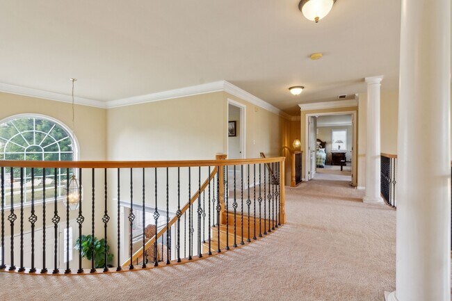 Building Photo - 391 Lake Run Ln