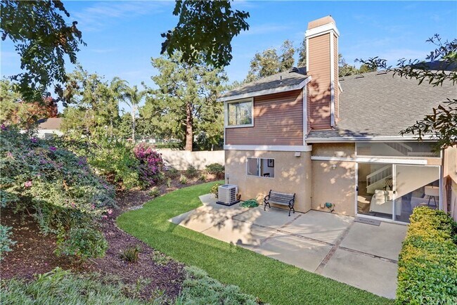 Building Photo - 1 Sandalwood