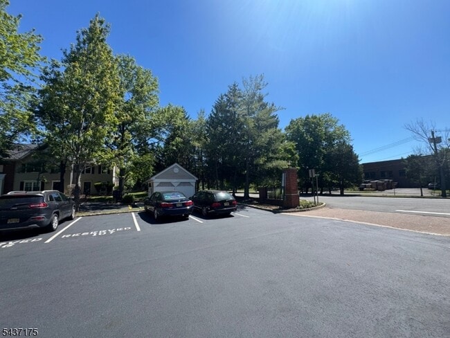 Building Photo - 7 Sheffield Ct