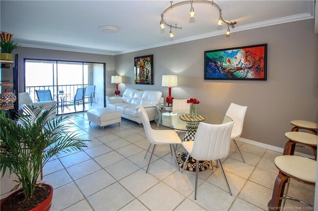 Building Photo - 4720 NE Sandpebble Trce