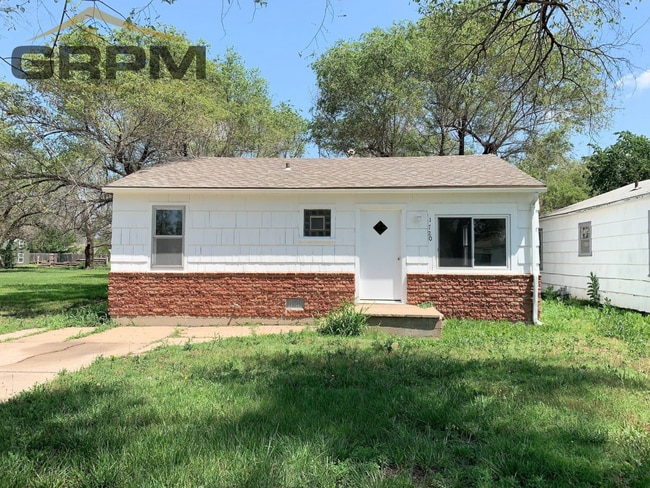 Primary Photo - Cozy 2 bedroom home