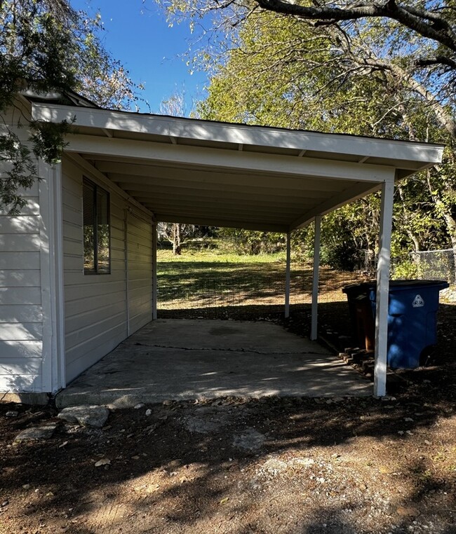 Building Photo - 2000 Palo Pinto Dr