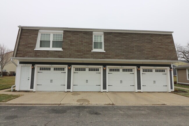 Building Photo - 360 Farmingdale Cir