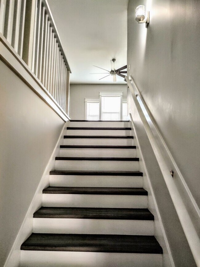 Building Photo - Great Carriage House in Southwood