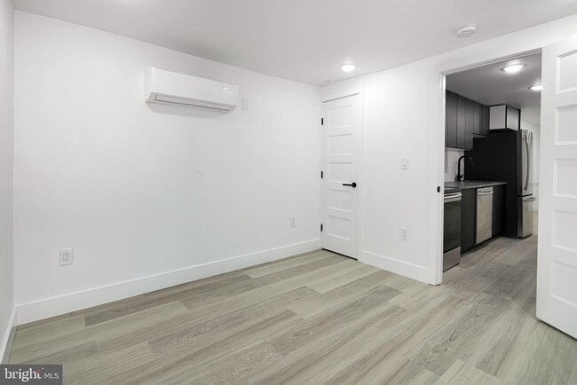 Building Photo - 2132 Pine St