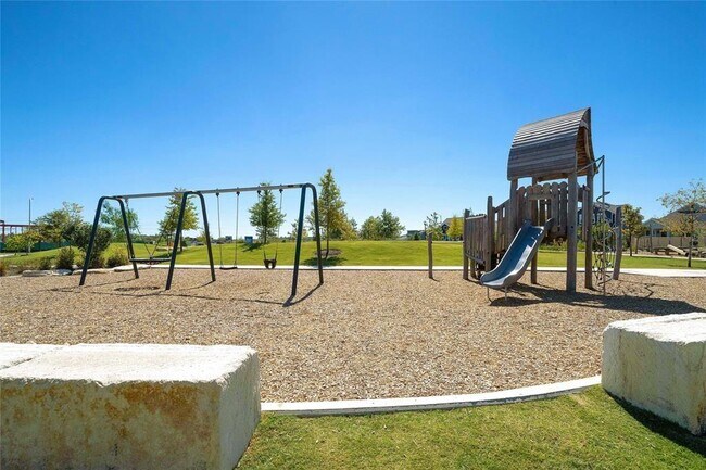 Building Photo - Baythorne Dr