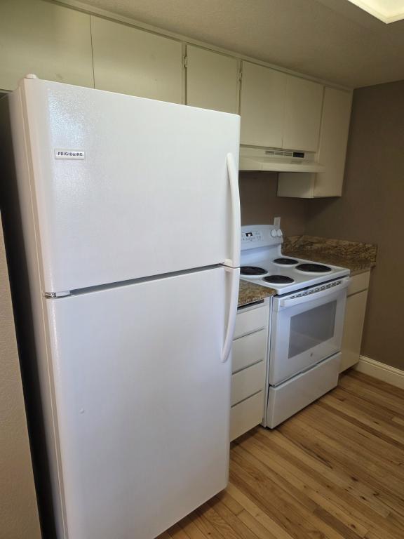 Building Photo - 300 Shafer Ln