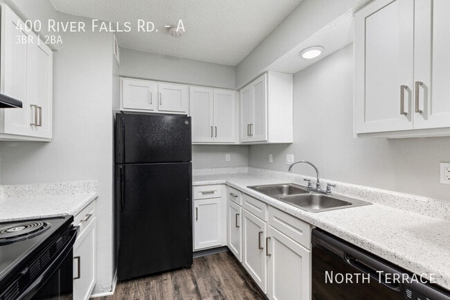 Building Photo - 400 River Falls Rd