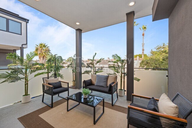 Building Photo - BRAND-NEW, FULLY-FURNISHED Luxury 3 bd / 3 ba Townhome in Coastal Carlsbad