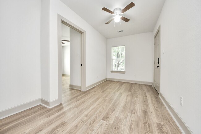 Building Photo - 2919 Rosedale St