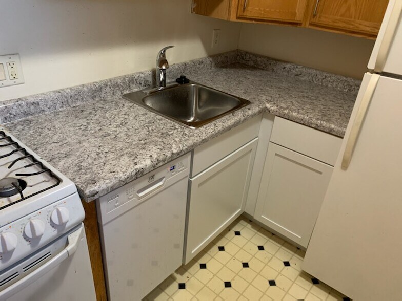 Building Photo - 1224 Vilas Ave