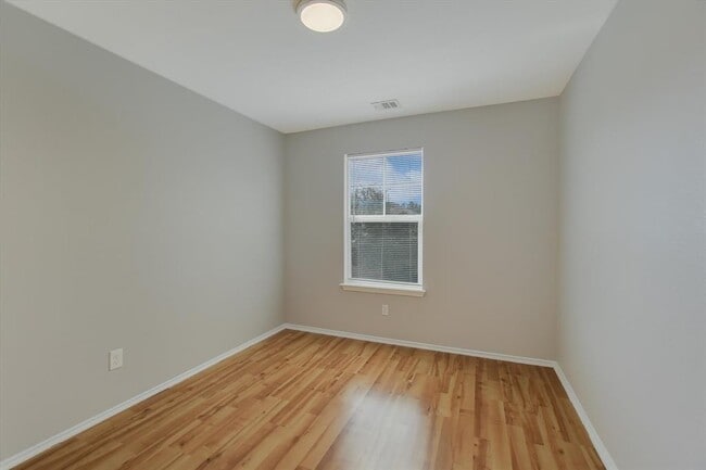 Building Photo - 1420 Huckleberry Ln