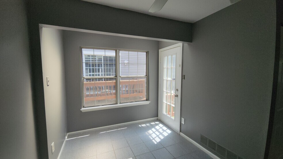 Building Photo - 4780 Summersweet Dr