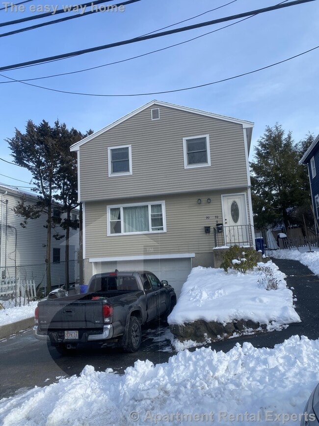 Building Photo - 92 Sylvia St