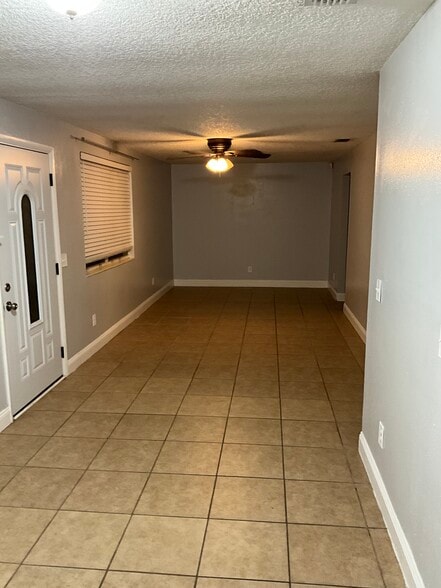 Building Photo - 514 Joan St