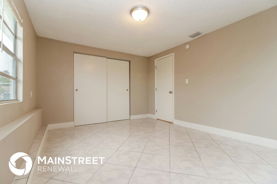 Building Photo - 9226 Rainbow Ln