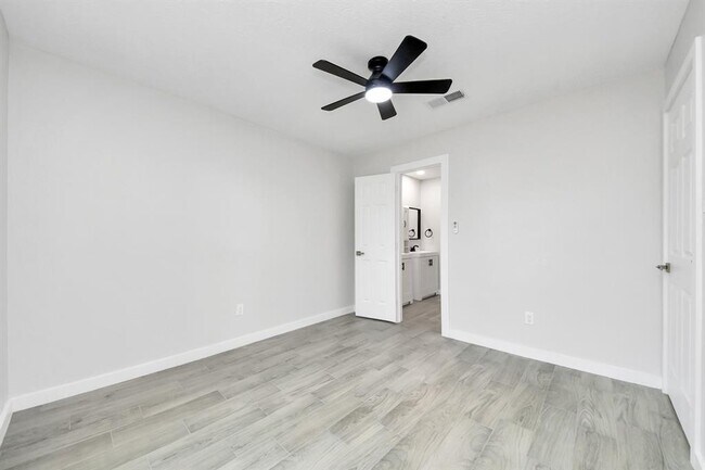 Building Photo - 13506 Cologne Dr