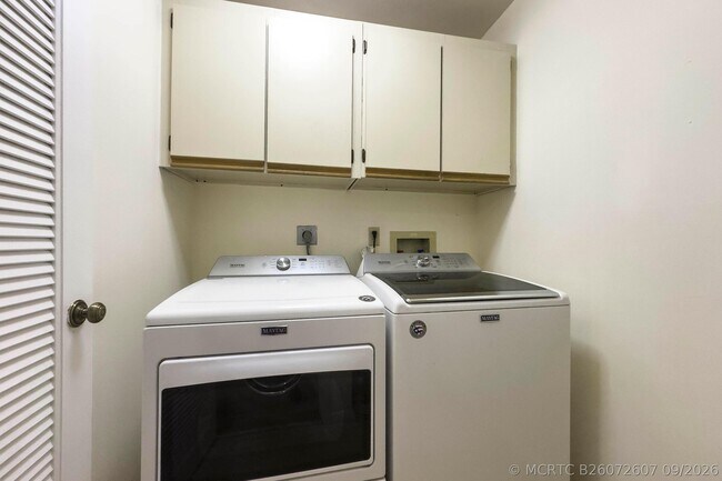 Building Photo - 3362 Lucerne Park Dr