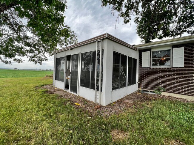 Building Photo - Peaceful Country Living | Mountain Views + Spacious 2 Bed Retreat