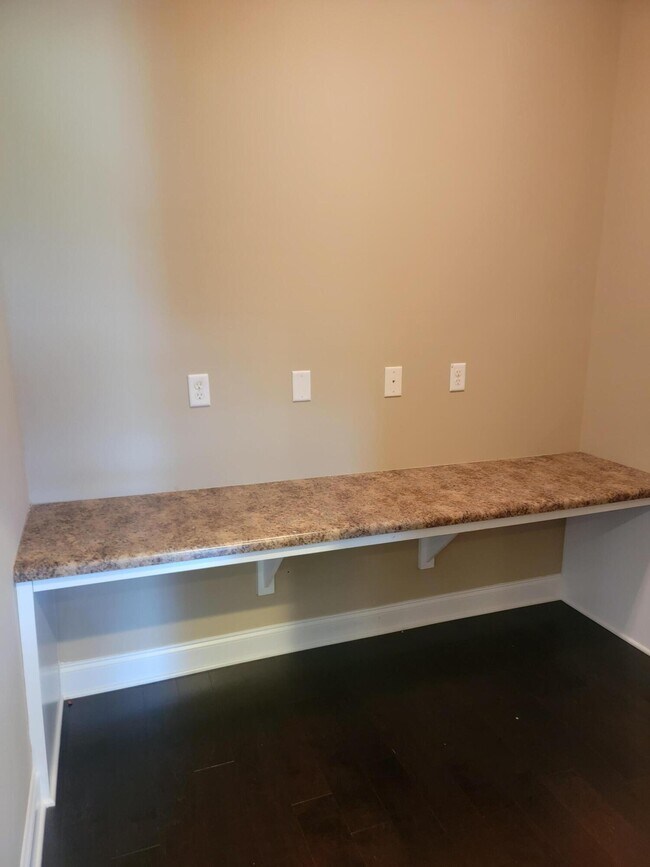 Building Photo - 832 Williford Run Dr