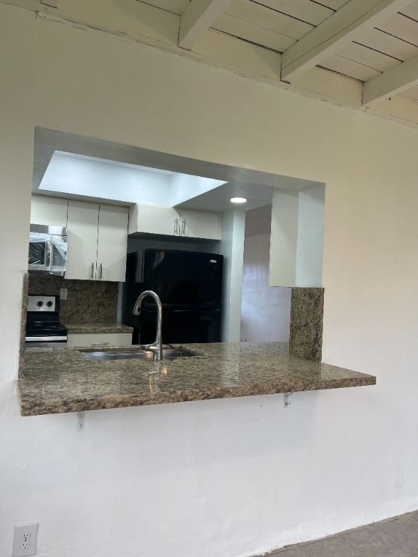 Building Photo - 8409 NW 59th Ct