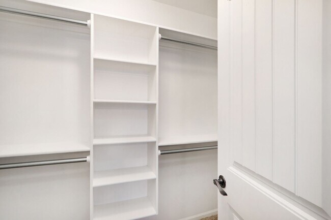 Building Photo - Beautifully Redone 2 Story Home!