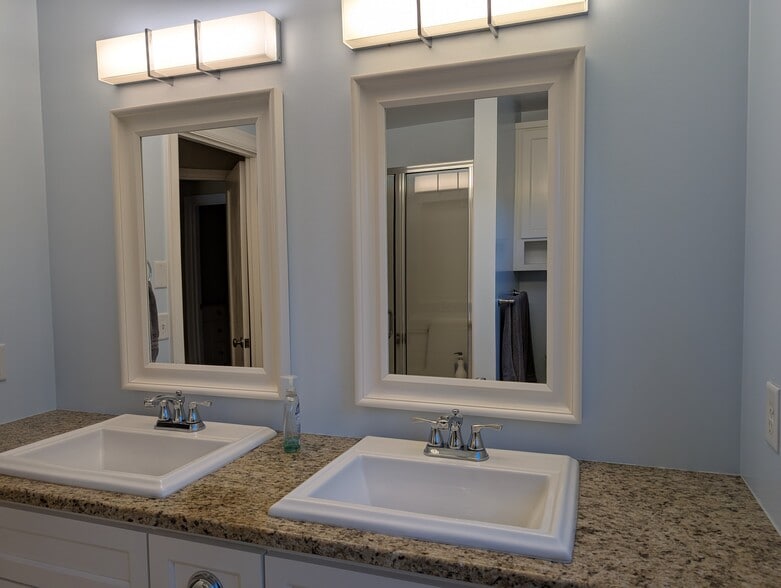 Master Bath - 16715 SE Evergreen Ln
