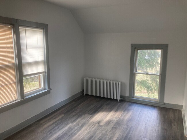 Building Photo - Country 2 bedroom house for rent in Penn Yan.