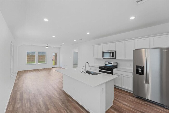 Building Photo - 5068 Pismo Ray Dr