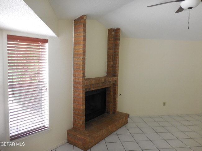 Building Photo - 11392 Lake Erie Dr