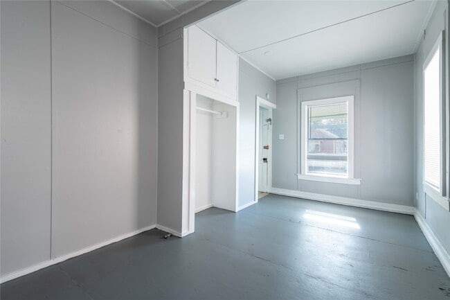 Building Photo - 1512 J H Clouser St