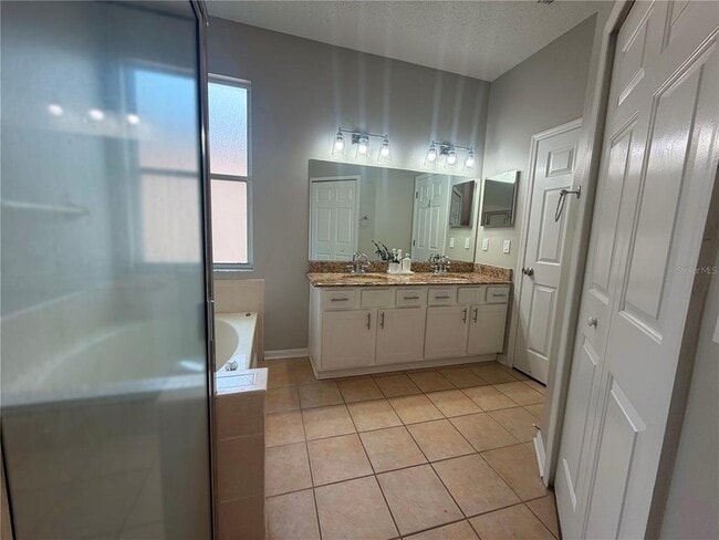 Building Photo - 10327 Goldenbrook Way
