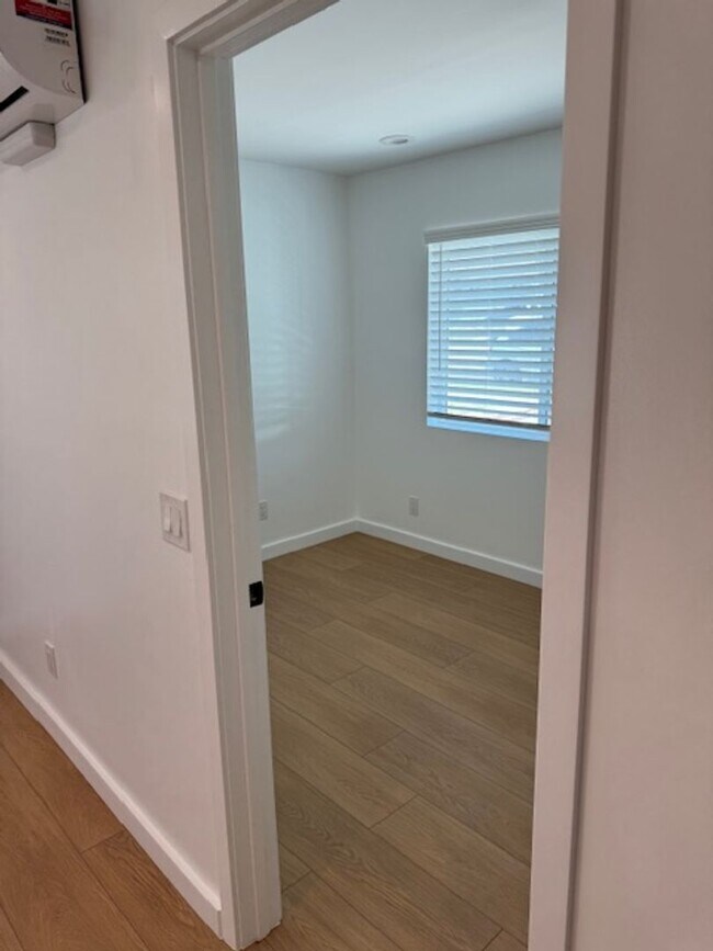 Building Photo - 5300 Glasgow Ct