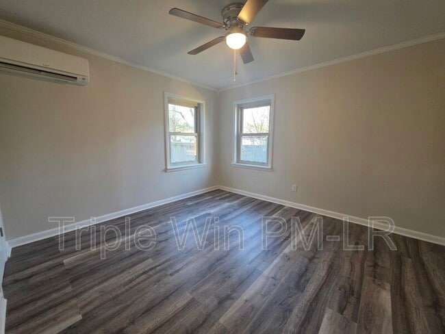 Building Photo - 608 W Martin St