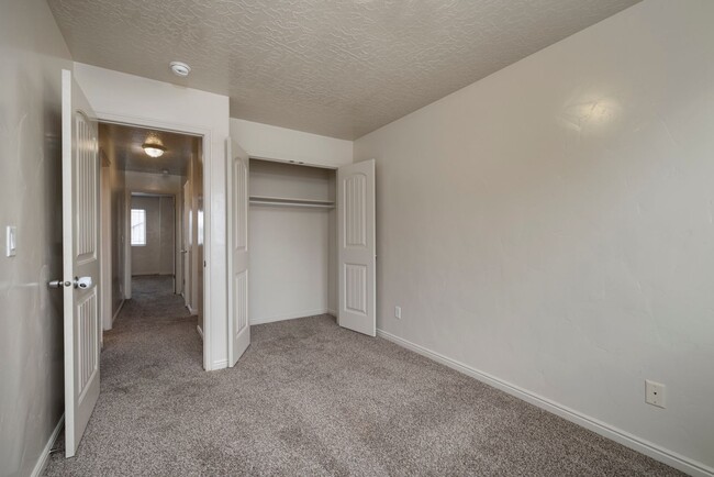 Building Photo - Spring Creek Townhome Available Now!