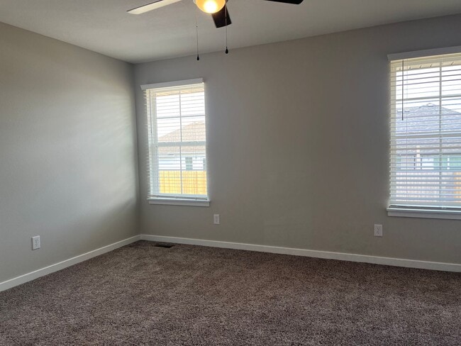 Building Photo - Where Convenience Meets Luxury.