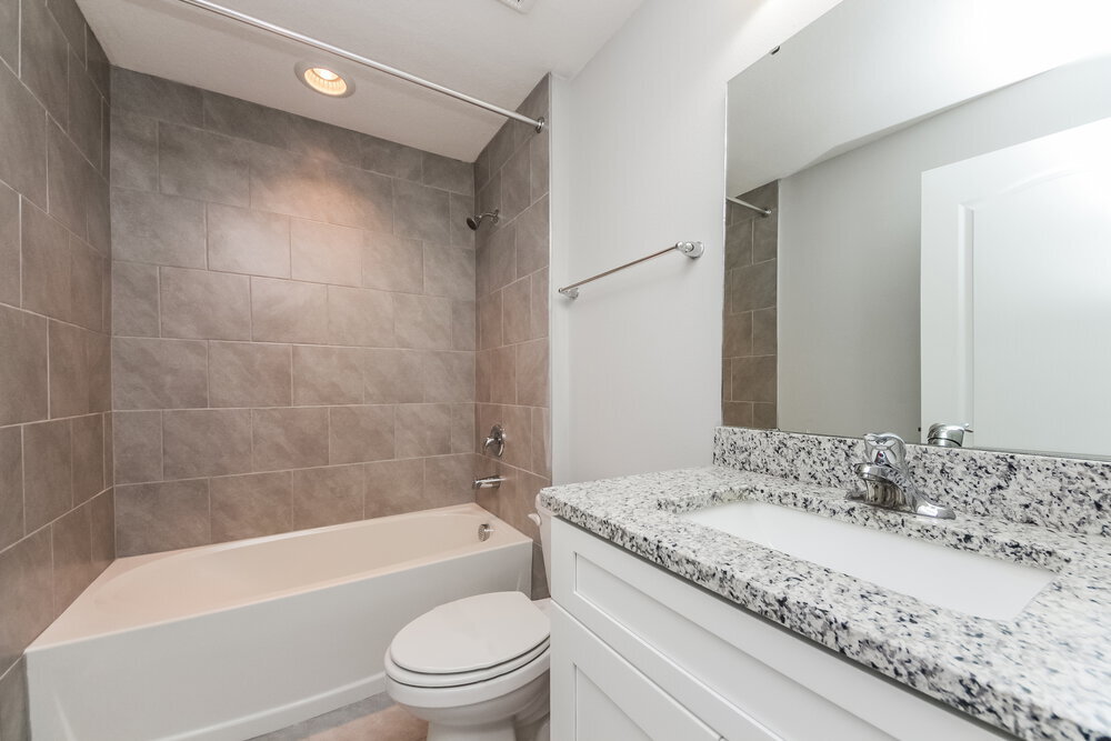 Building Photo - 828 Valnera Ct