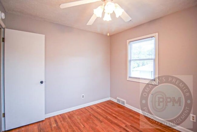 Building Photo - 3 Bedroom 1.5 Bathroom Cozy Family Home Lo...