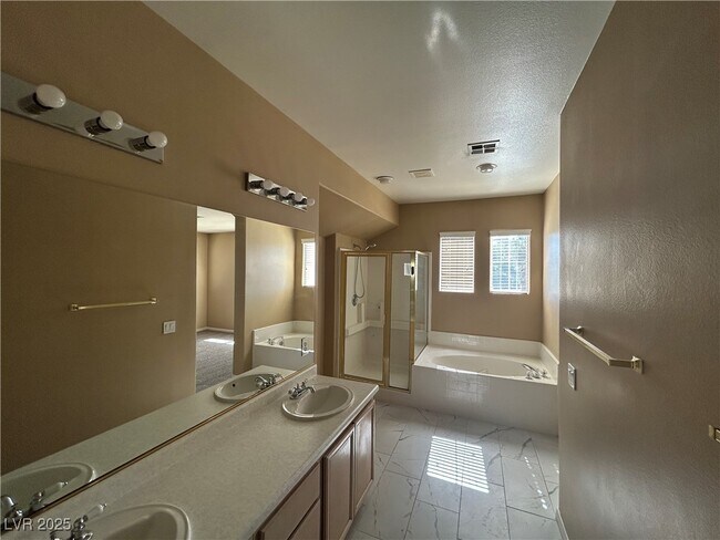 Building Photo - 157 Lakewood Garden Dr