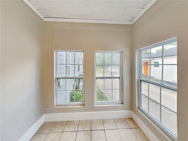 Building Photo - 369 Enota Pl SW