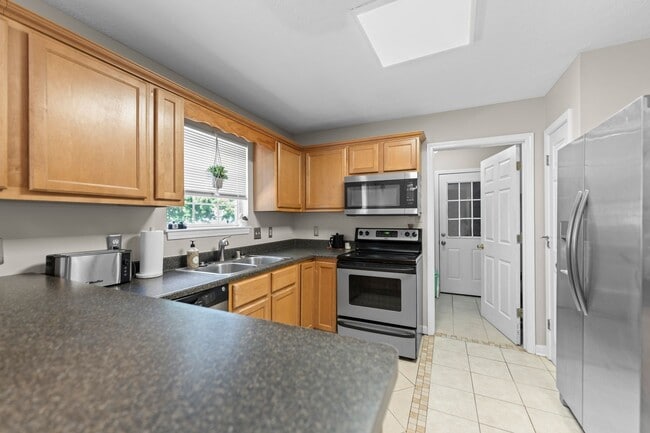 Building Photo - Wonderful Pee Wee Valley Home