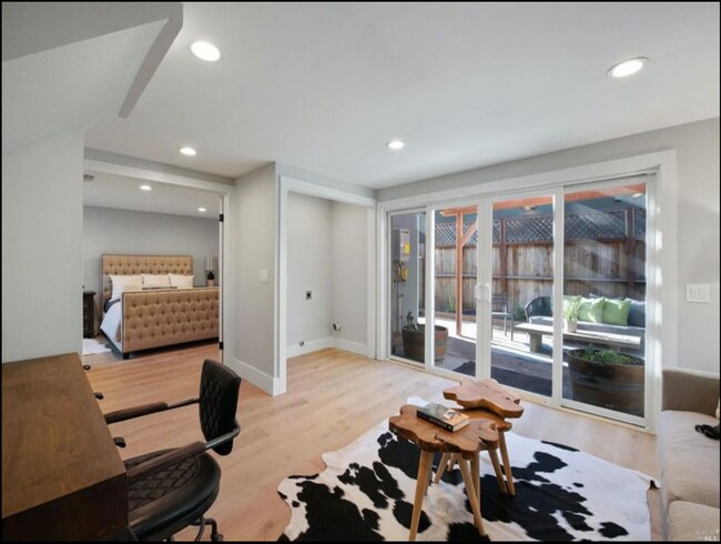 Building Photo - 4815 Shafter Ave