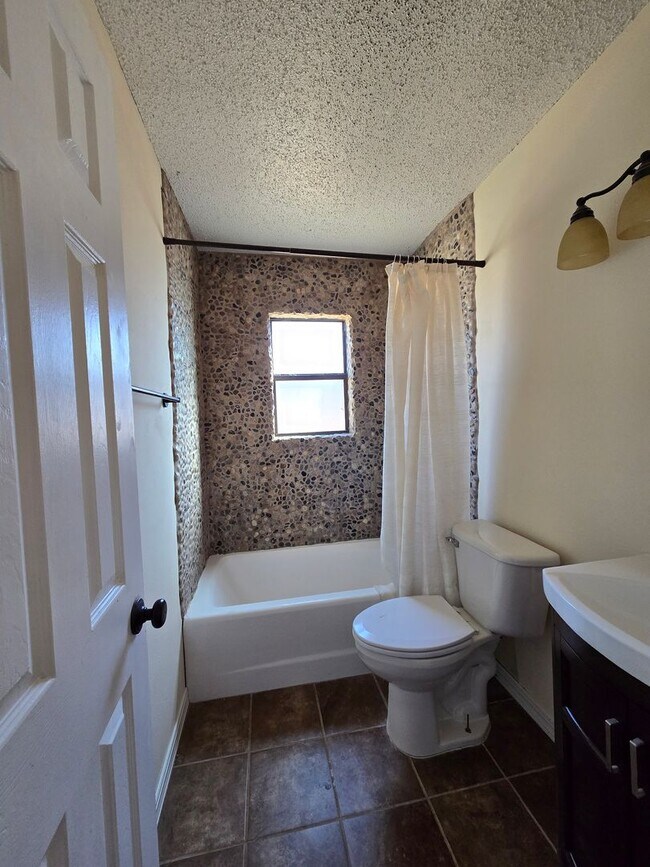 Building Photo - 1091 C R S