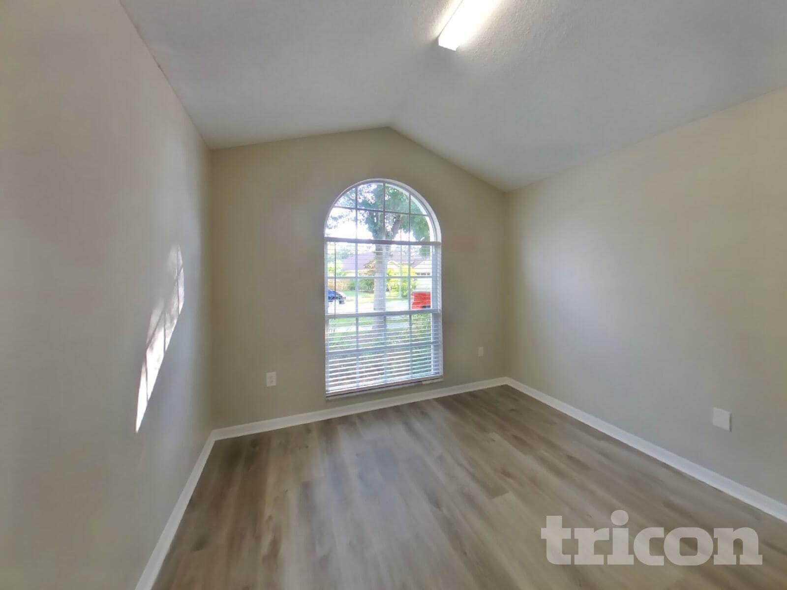 Building Photo - 8931 Southbay Dr