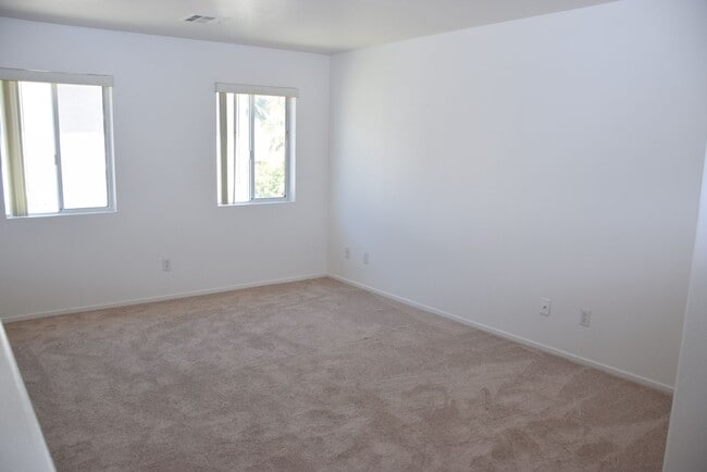 Building Photo - SPACIOUS AND ELEGANT TWO STORY HOME AT END...