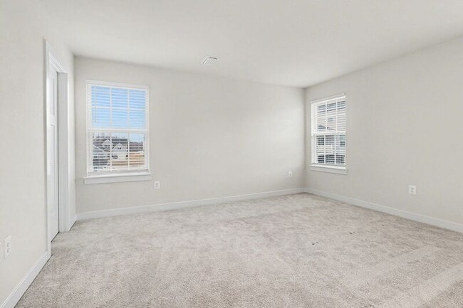 Building Photo - 484 Bridgepoint Dr