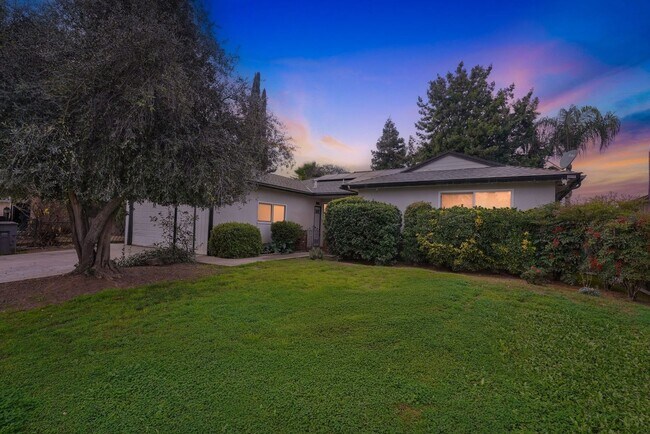 Building Photo - 4115 N Briarwood Ave