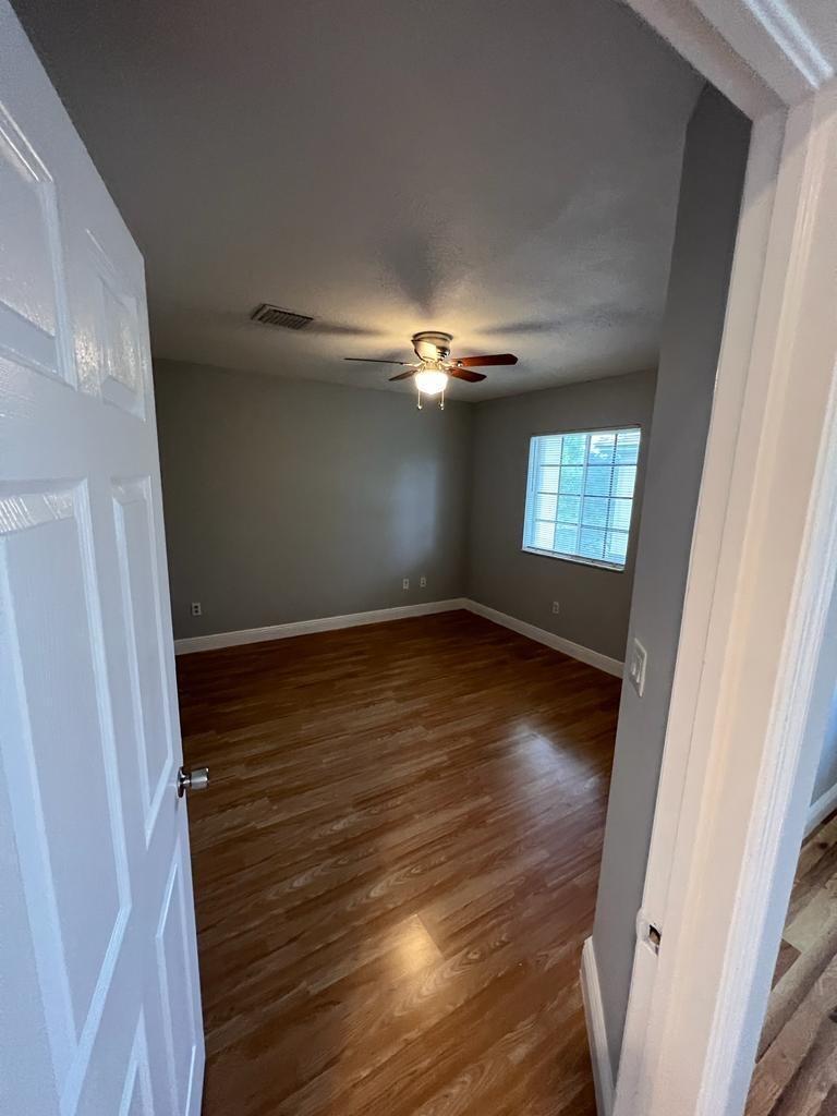 Building Photo - 2018 Freeport Ln